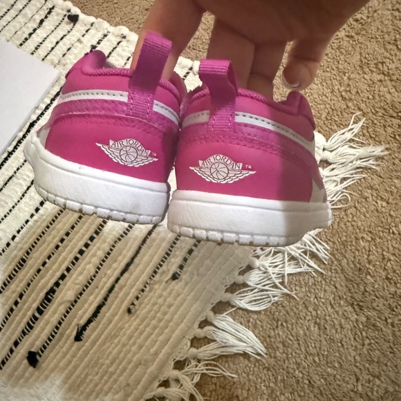 Toddler Air Jordan 1 Low TD – Pink/White - Picture 4 of 6
